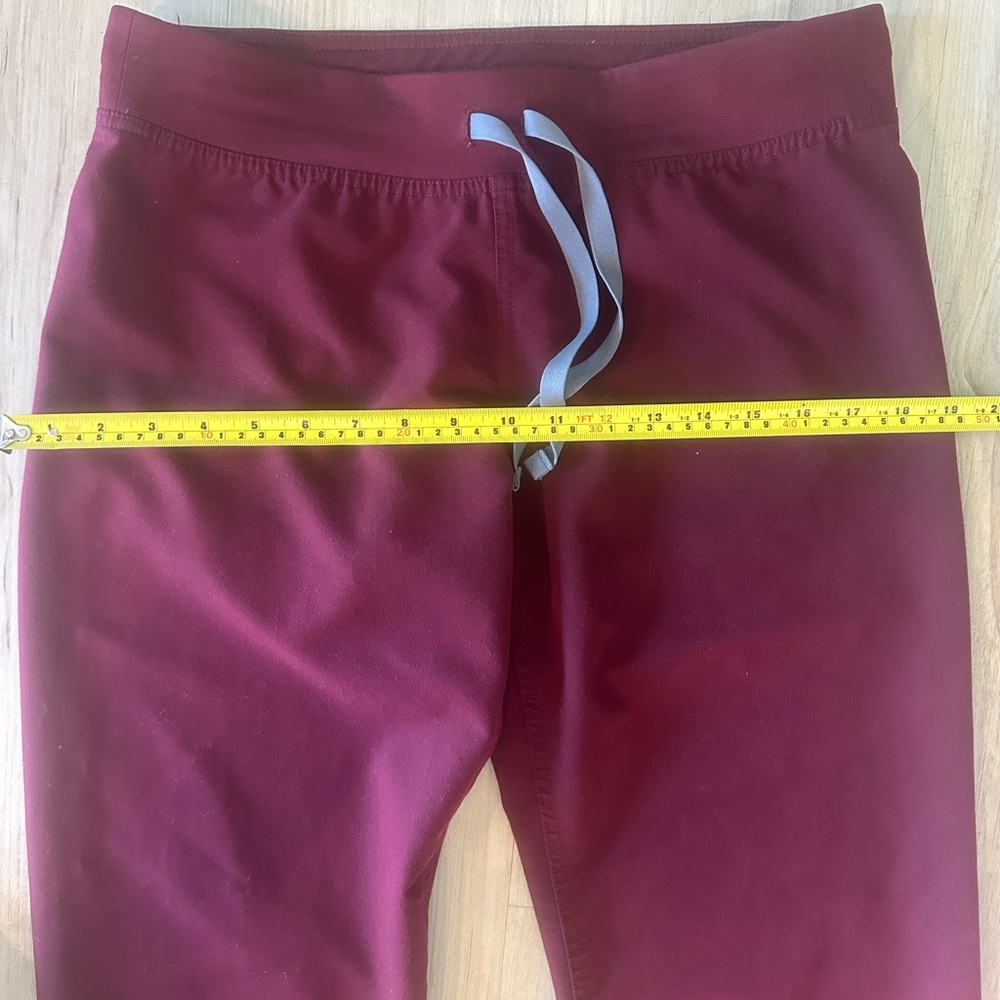 Figs Burgundy Livingston Basic Scrub Pants size Small - Picture 10 of 11